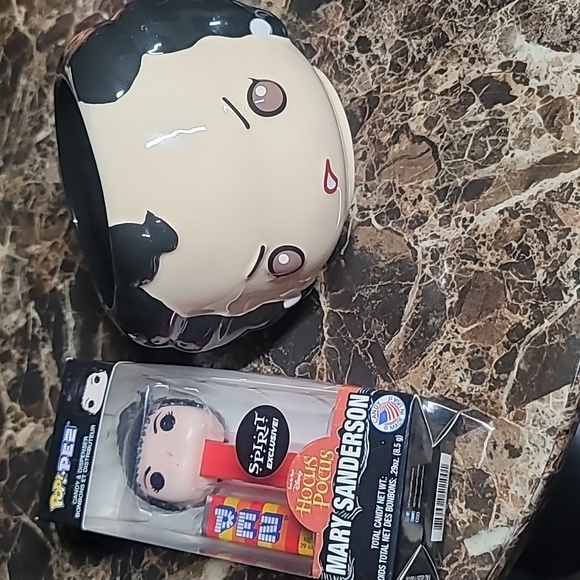 Hocus Pocus LOT (Mary Sanderson) Mug & POP Pez dispenser - Picture 2 of 12